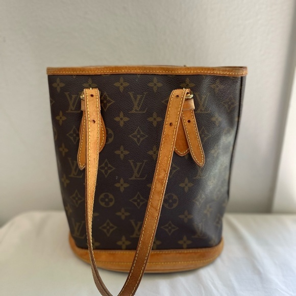 LOUIS VUITTON Monogram Bucket pm Bag - Picture 2 of 15